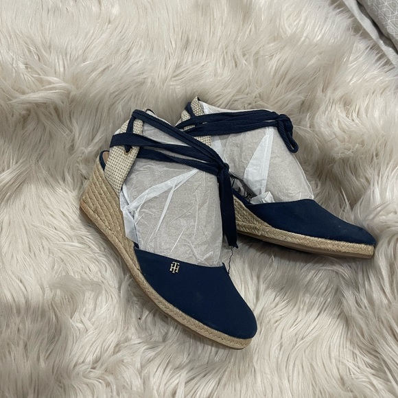 Brand new sandals now I used - Picture 3 of 7